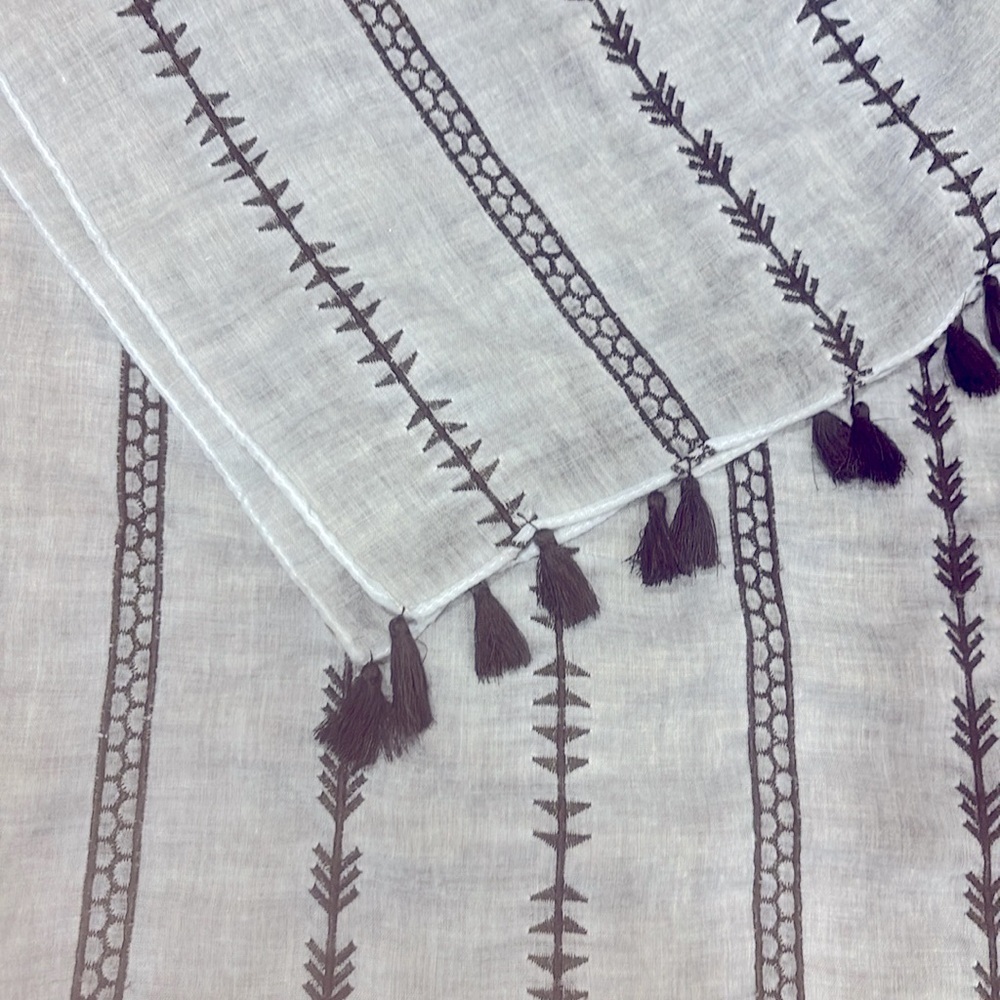 Lightweight long rectangular scarf - Picture 6 of 6